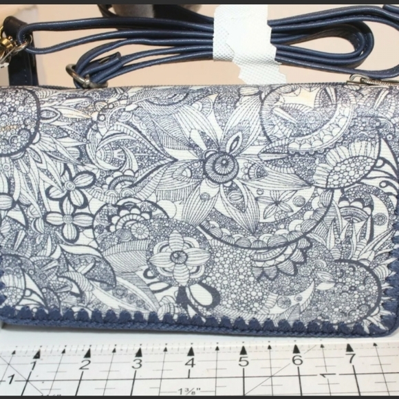 The Sak Handbags - ⭐️ Sakroots by The Sak Marin NEW Crossbody Carryall 109046 msrp $49⭐️